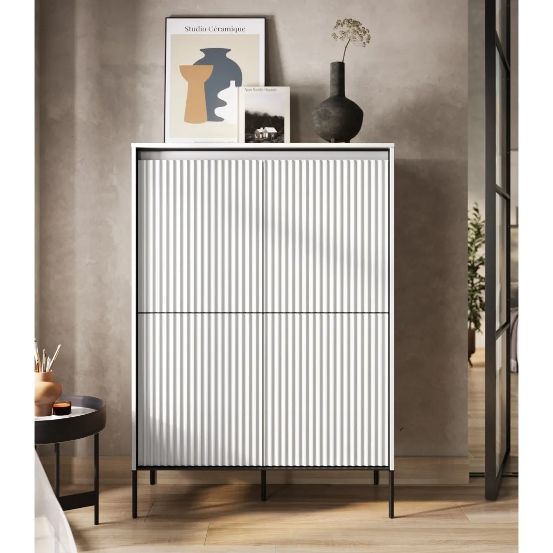 TREVIOLO hohe Kommode, viertürig